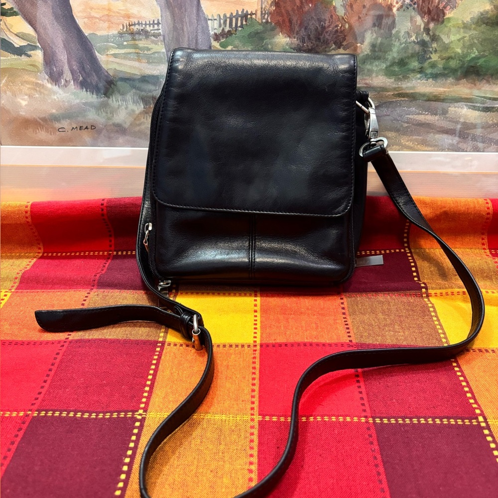 HoBo Black Leather vintage crossbody Bag